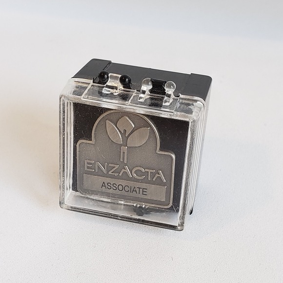 Enzacta Associate Pin - Picture 4 of 5